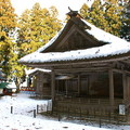 白山神社「能樂堂」是1853年再建的、極為簡樸的建築物，是日本少有的野外能樂堂，在這裡你能窺見到另一個獨創的日本文化