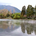 由「下ん湯」眺望湖東岸的景色
