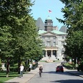 原來都市的馬都是這樣用餐的！真有趣！
Mcgill University的校園美景，不可錯過。還有Celine Dion舉辦婚禮的教堂以及讓我想起三峽行脩宮的Joseph 教堂。