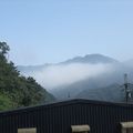 天氣很好 但遠方卻起一片山嵐