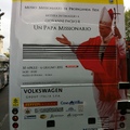羅馬公車背後聖座萬民福音部若望保祿二世特展廣告