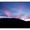武陵農場登山口拍的日出，拍不到日出，但拍到日出前的聖光，是聖光還是佛光?