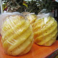 南京菜市場削好的鳳梨，我買了一片補充纖維質