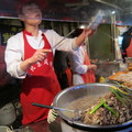 北京王府井大街--有名小吃：爆肚，很多人都在吃喔
