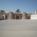 城堡式的大門，仍保有沙漠風情