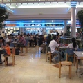 齋戒月，杜拜購物中心的美食街，晚上才營業，高朋滿座