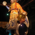 2009年肖牛，這是龍山寺的「牛王主燈」，老牛穿龍袍，戴頭冠，手拿光明珠。