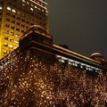 為配合燈會，台北市的高樓建物也裝點起燈飾