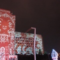 台北燈會超大的燈飾，230公尺乘54公尺，是用戶外巨型投影機來呈現藝術家的作品
