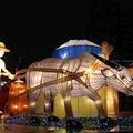 2009台北燈會，描繪早年農家耕作情形的一座花燈。