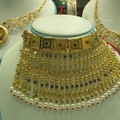 復古風情的黃金項鍊，手工精細，造型華麗