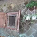 竹子湖的「石頭屋」，這扇窗子挺有趣