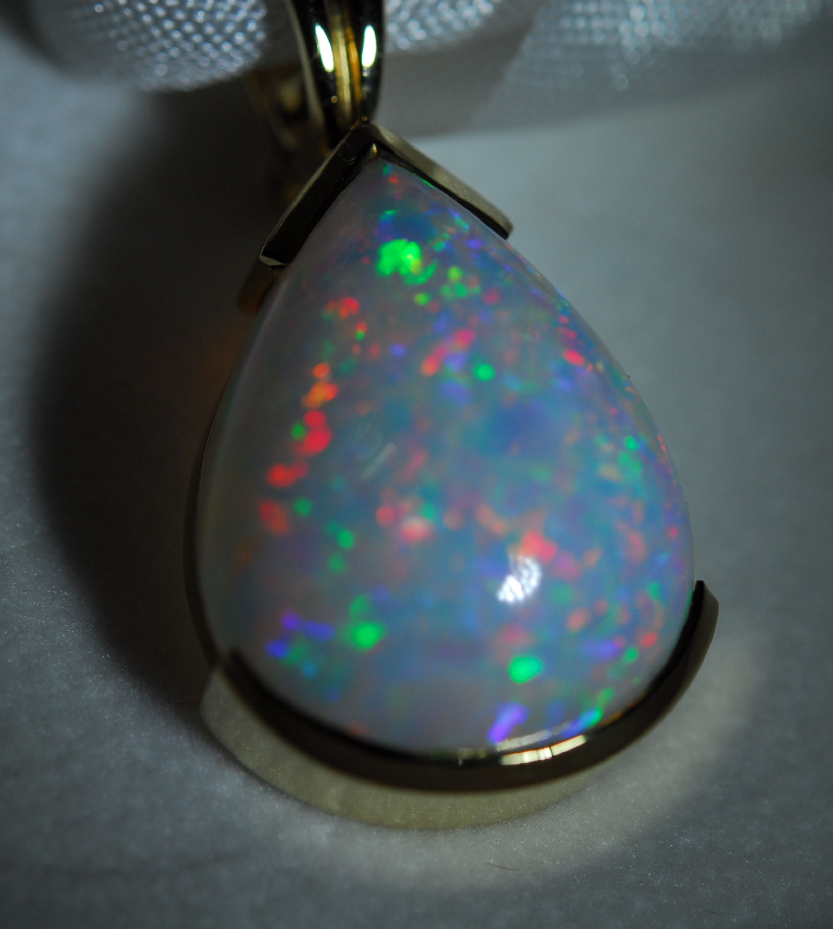 Brazil Opal under LED Flash light