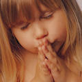 小女孩的祈禱