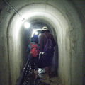 2010.11.03光腳涉水走在隧道裡