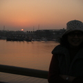 一輪火紅慢慢下沉---2011春節在安平看夕陽