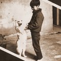 1973年左右，就讀台中市太平國小。住在日式平房（銀行配給宿舍）和小狗Jerry一起玩。（大姐攝）