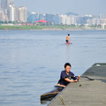 有一些學校, 民間社團, 會利用基隆河作划船運動訓練. 這裡也是每年台北舉行龍舟比賽的地點.