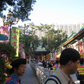 香港5日遊 - 黃大仙廟沿途有許多賣香的千萬不要買--因為裡面的香免費
