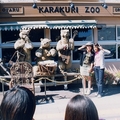 宜宜&菁菁到北海道當觀光客 - 小樽街上拍照的日本少女