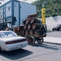 宜宜&菁菁到北海道當觀光客 -小樽街上運葡萄酒的馬車