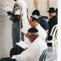 哭牆前的猶太教徒