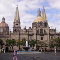 瓜達拉哈拉市中心,我站在自由廣場,後面是教堂