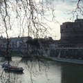 梵蒂岡附近天使堡下的河水靜靜地流淌... ...