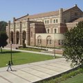 加州大學洛杉磯美麗的校園建築。