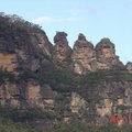 雪梨藍山國家公園的三姐妹岩．
傳說是三個公主的化身．