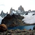 這是一個坐落於阿根廷南部聖克魯斯省的冰川湖，面積1414平方公里，這裏以著名冰塊堆積景觀而聞名於世。