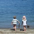 2008紐西蘭 - 皇后鎮Wanaka湖邊嬉玩的小孩
