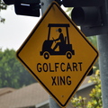 小心高爾夫球車