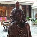 禪院中庭 有台灣第一位全身肉身舍利的慈航法師塑像