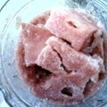 果汁機裏的西瓜冰塊