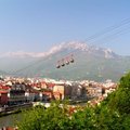 從山腰上看登山纜車，纜車花費只要四分鐘，3.8歐元