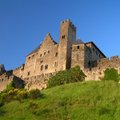 仰望卡爾卡頌(Carcassonne)城堡