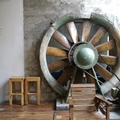 原本廠房空調渦輪大風扇，如今被咖啡廳保留下來