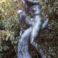 Berkeley裡面的女子雕像