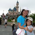 禎霞與尚恩在迪士尼城堡