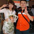 950923 我 與 藤木みどり 小姐

拍攝於 2006年日本東京電玩展會場

己經三年沒見面啦,我們都很高興能再相遇....