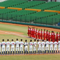 準備播放兩隊的國歌~照例中華台北還是只能播國旗歌~不過現場好像也沒人在唱!:(