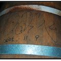 信義梅子夢工廠的酒窖裡,不要告訴我你不知道這是誰的簽名! ^_^