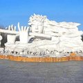 雪雕博覽會總面積達38平方公里，雪雕號稱“永不重複的童話”，分為「北極光下的童話」、「拉普蘭風情」、「走進赫爾辛基」等景區。