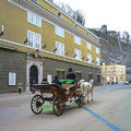 薩爾斯堡蓋特萊德街後巷的悠閒馬車