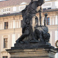 布拉格城堡區~打鬥的巨人 雕像1