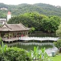 至善園擷取中國傳統造園經驗，構築出具有文人氣息的仿古宋園景緻。有人形容中國庭園有如一首迴腸盪氣的詩，或一幅徐徐展開的山水長卷。