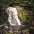 烏來內洞森林遊樂區亦稱之娃娃谷及信賢瀑布，擁有多處景觀，如瀑布、水潭、溪流等、森林遊樂區裡面的三層瀑布