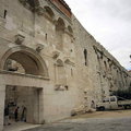 斯布利特(Split) 古城有四座金、銀、銅、鐵城門；
