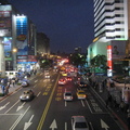 12/26/2009 空橋上觀賞不一樣的夜景...